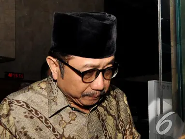 Mantan Sekjen ESDM Waryono Karyo memenuhi panggilan KPK, Jakarta, Senin (17/11/2014)(Liputan6.com/Miftahul Hayat)