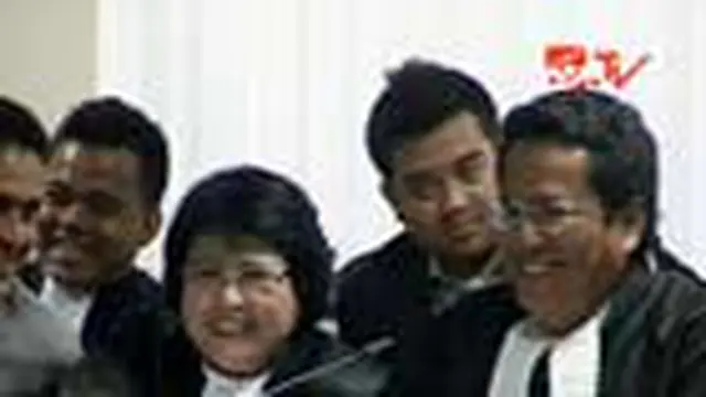 Gelak Tawa Warnai Sidang Nazaruddin
