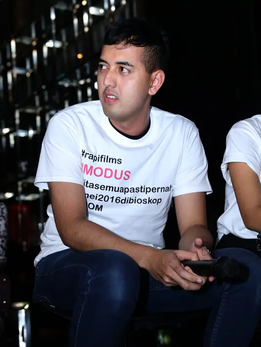 "Sejujurnya gua emang takut banget namanya banci. Ada banci ngamen paniknya setengah mati. Tiba-tiba gua diperankan jadi banci," tambah Kemal. (Andy Masela/Bintang.com)