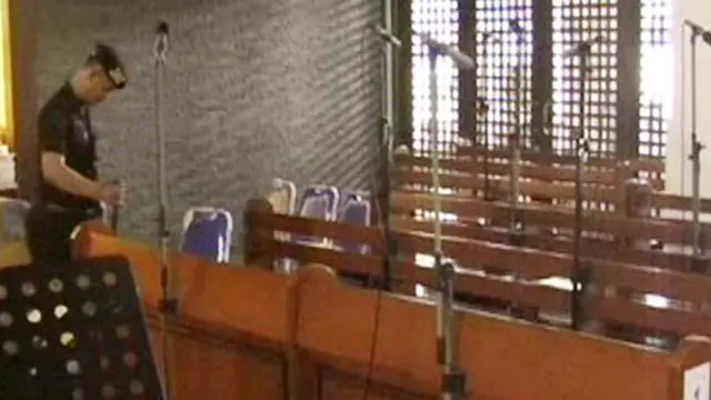 Jelang Jumat Agung, Gereja Disterilkan