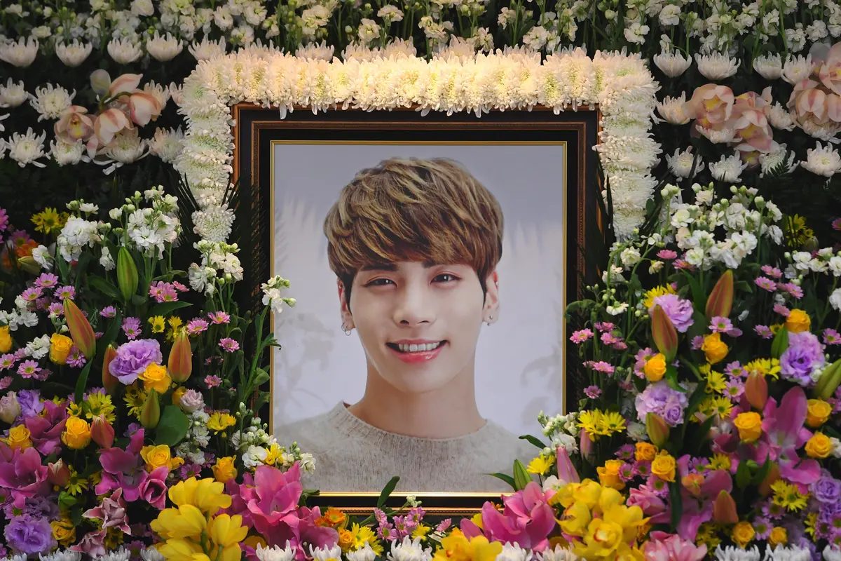 [Bintang] Para Personel SHINee Ditunjuk Sebagai Pengiring Jenazah Jonghyun