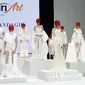 Lihat bagaimana apiknya peragaan karya dari beberapa desainer kenamaan luar negeri yang ikut meramaikan IFW 2017.