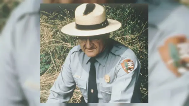 Penjaga hutan bernama Roy C. Sullivan. (Sumber Wikipedia)