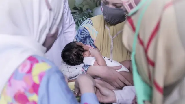 6 Potret Rachel Maryam dan Suami Gelar Akikah Anak Keduanya, Digelar Sederhana
