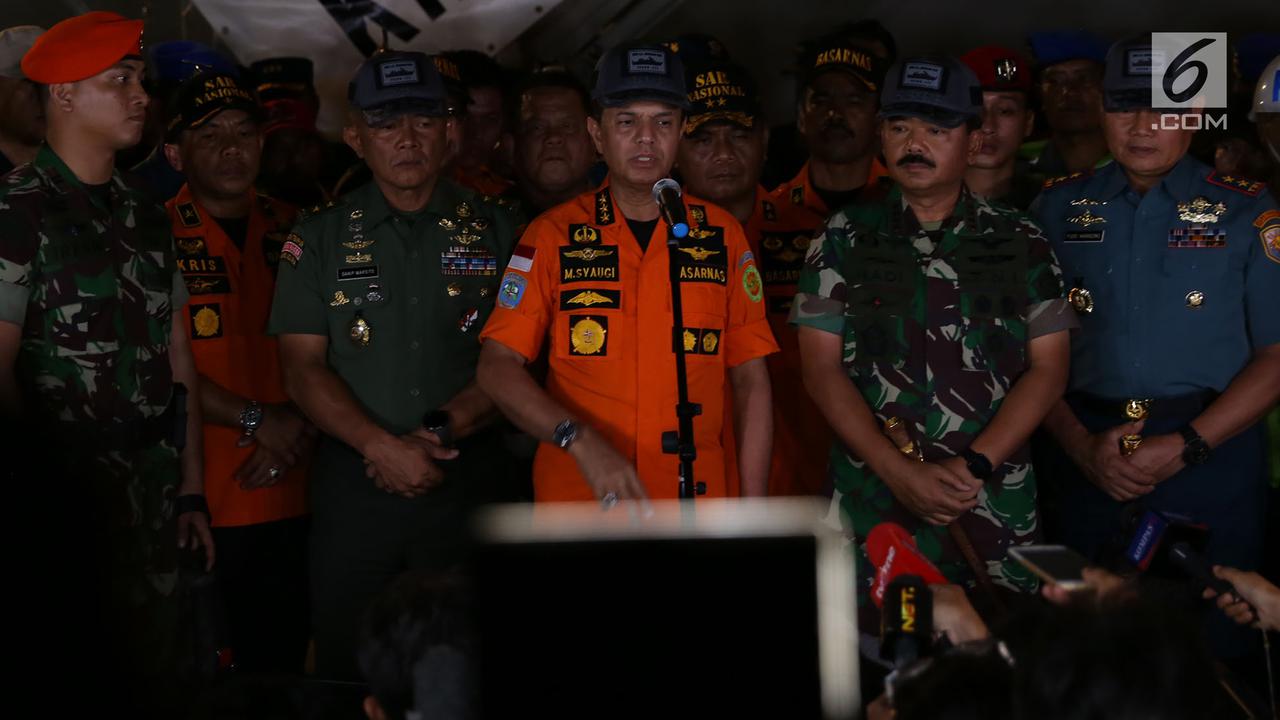 Kabasarnas & Panglima TNI Beri Keterangan Perkembangan Pencarian Lion Air JT 61