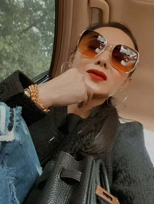 "Itu salah satu hal yang nggak di-approve anak-anakku sebenernya. Ini beneran," kata Yuni Shara. (Instagram/yunishara36)