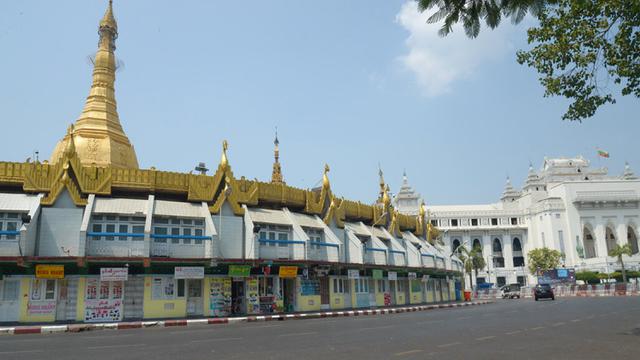 FOTO: Demonstran Myanmar Lakukan Aksi Mogok, Kota Yangon Sunyi Sepi