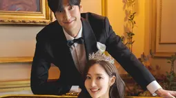 Kisah mereka membuahkan hasil yang memuaskan dengan membalikkan takdir mereka dan menikah satu sama lain. (Foto: tvN)