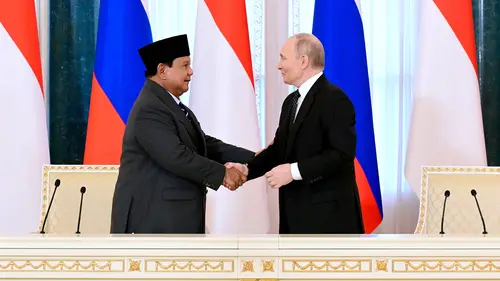 Presiden Prabowo Subianto bertemu Presiden Rusia Vladimir Putin di Istana Constantine, St. Petersburg, Kamis 19 Juni 2025. (Foto: Muchlis Jr - Biro Pers Sekretariat Presiden)