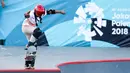 Skateboarder Indonesia Aliqqa Novvery melakukan gerakan trik pada sesi latihan di arena roller sport Jakabaring Sport City, Palembang, Senin (27/8). Aliqqa (9) menjadi atlet termuda Indonesia di Asian Games 2018. (ANTARA FOTO/INASGOC/M N Kanwa)