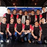 Grand Finalis The  New L-Men of The Year bersama dengan Brand Manager L-Men (Foto: Istimewa)
