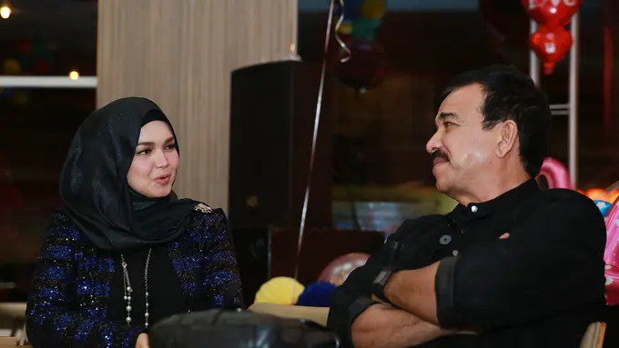 Siti Nurhaliza dan Datuk Khalid Mohammed Jiwa