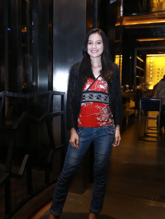 Perempuan kelahiran Makassar, Sulawesi Selatan itu mengakui dirinya mager alias males gerak. Membutuhkan waktu yang tidak sebentar dalam perjalanan dan perawatannya. (Galih W. Satria/Bintang.com)