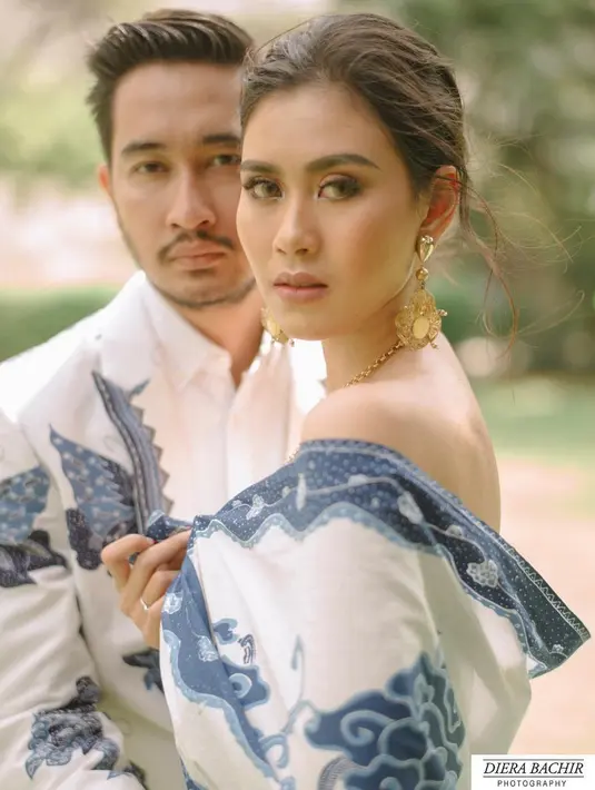 "Sudah 2 bulan lagi dan prepare dari sekarang. Untuk resepsi pakai internasional. Nanas pakai gaun dan aku pakai tuksedo," kata Jeje Govinda di kawasan Pondok Indah, Jakarta Selatan, beberapa waktu lalu. (Instagram/syahnazs)