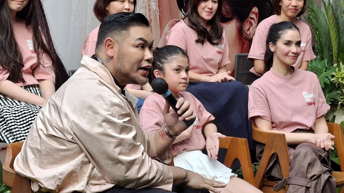 Pesan Ivan Gunawan di Nobar Film Terbaru, Bangun Komunikasi dengan Ibu Selagi Sempat