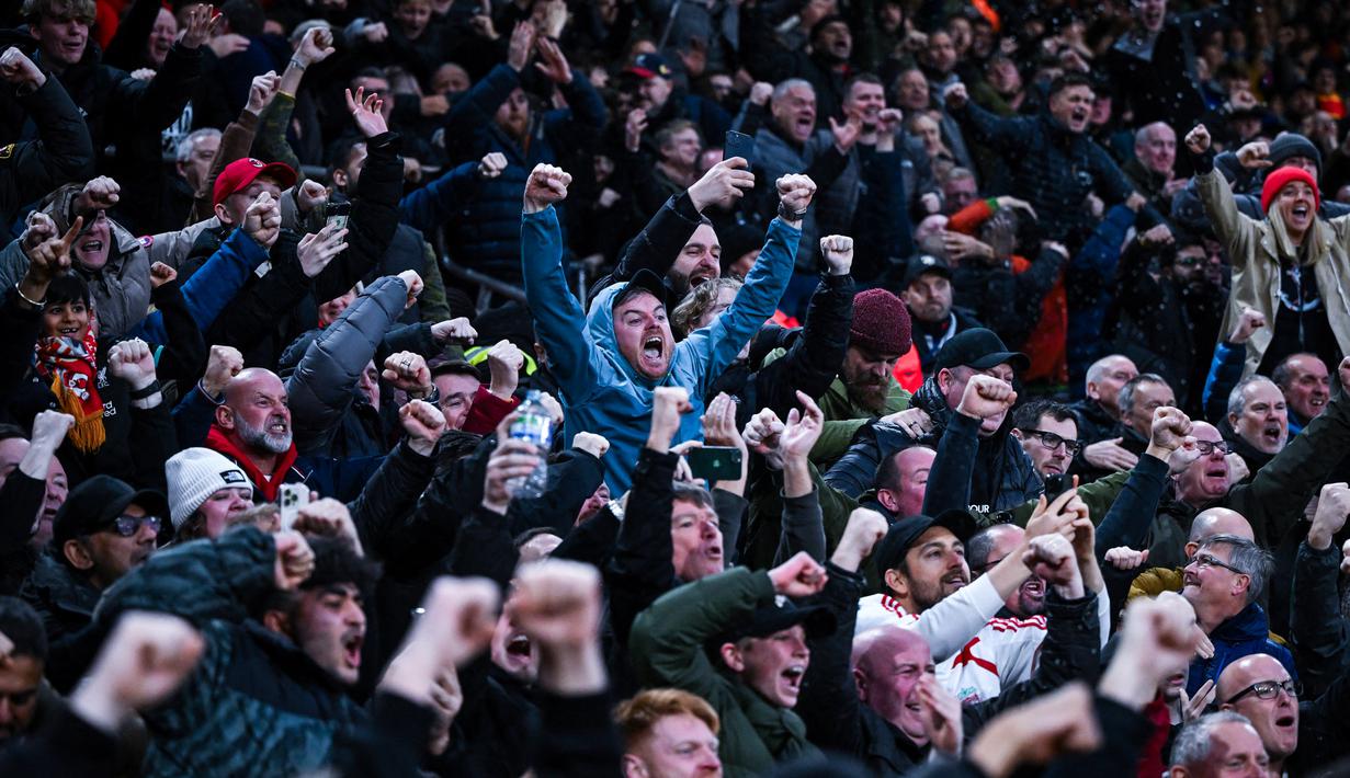 Tiga poin yang diraih di Stadion St. Mary's itu membuat Liverpool nyaman di puncak klasemen Liga Inggris dengan unggul delapan poin atas Manchester City. (AFP/Justin Tallis)