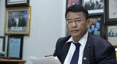 4 Pesan Hotman Paris Yang Menggelitik Pada Buaya Darat News Entertainment Fimela Com