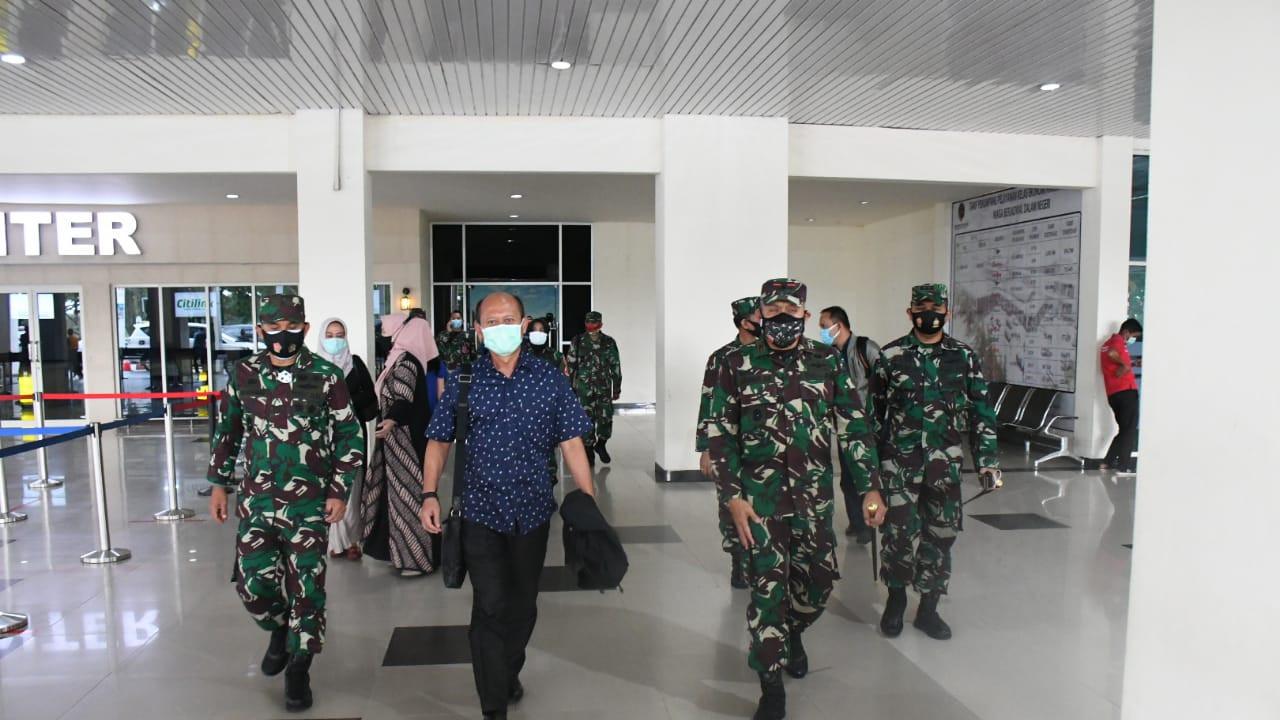 Kasdam XIV Hasanuddin mengunjungi Sultra, Rabu (7/10/2020).(Liputan6.com/Ahmad Akbar Fua)