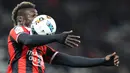 7. Mario Balotelli (Nice) - Striker yang kontraknya habis tahun 2018 ini ditaksir situs Transfermarkt memiliki harga jual 15 juta euro. (AFP/Valery Hache)