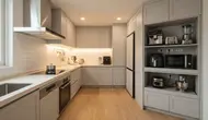 5 Inspirasi Desain Dapur 3x2 untuk Banyak Peralatan Elektronik, Rapi & Tidak Sumpek