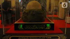Pameran Artefak Rasulullah SAW dan Sahabat yang digelar di Masjid At-Tin, Jakarta Timur, Sabtu (25/3/2023). (merdeka.com/Imam Buhori)