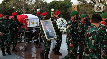 FOTO: Pemakaman Menpan RB Tjahjo Kumolo Dihadiri Sejumlah Tokoh