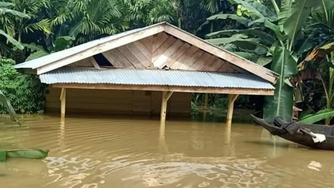 Banjir di Siberut Kepulauan Mentawau, Sumatera Barat.
