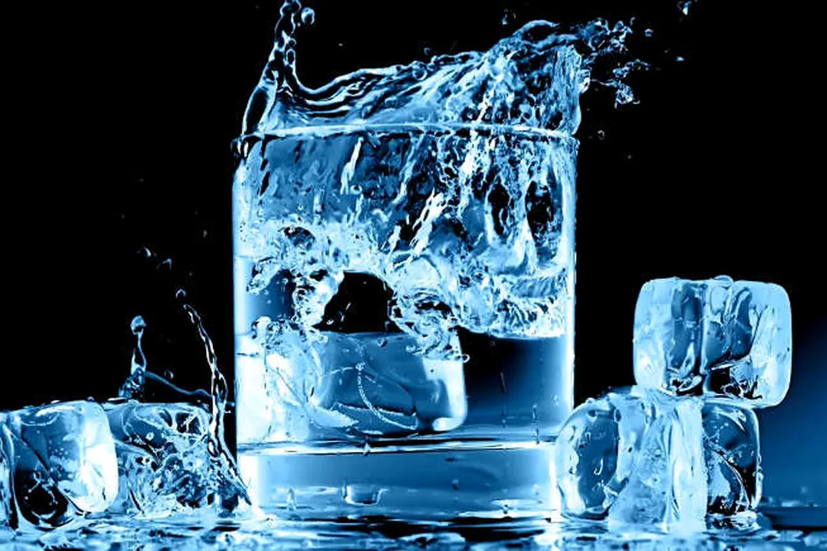 Fakta Banget, Sering Minum Air Es Bikin Perutmu Buncit!