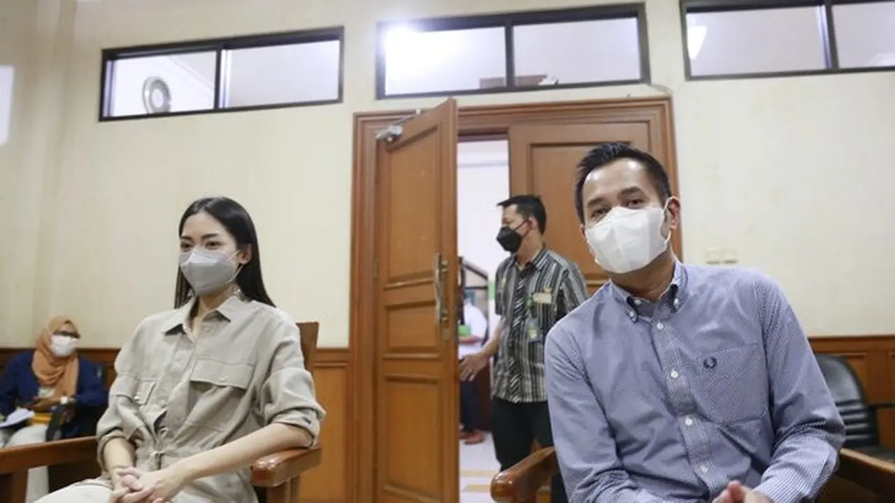 7 Momen Kebersamaan Ririn Dwi Ariyanti dan Aldi Bragi Jalani Sidang Perceraian