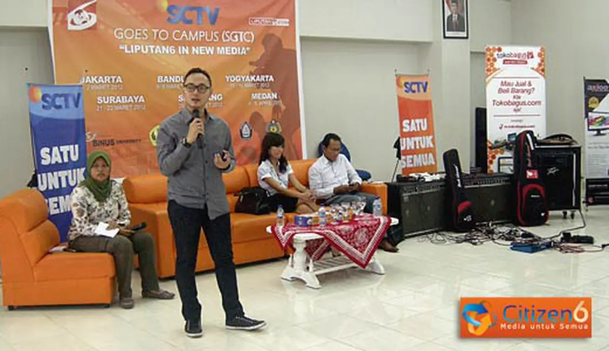 Satu dari tiga pembicara, Yosie H. Agung Head Creative Production SCTV di SGTC Undip, Semarang.