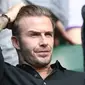 Mantan pemain Real Madrid, David Beckham, menonton pertandingan tenis Grand Slam Wimbledon 2016 di London, 6 Juli 2016. (AFP/Justin Tallis)