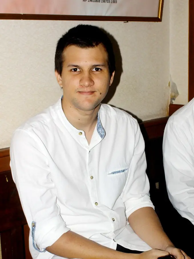 [Bintang] Stuart Collin