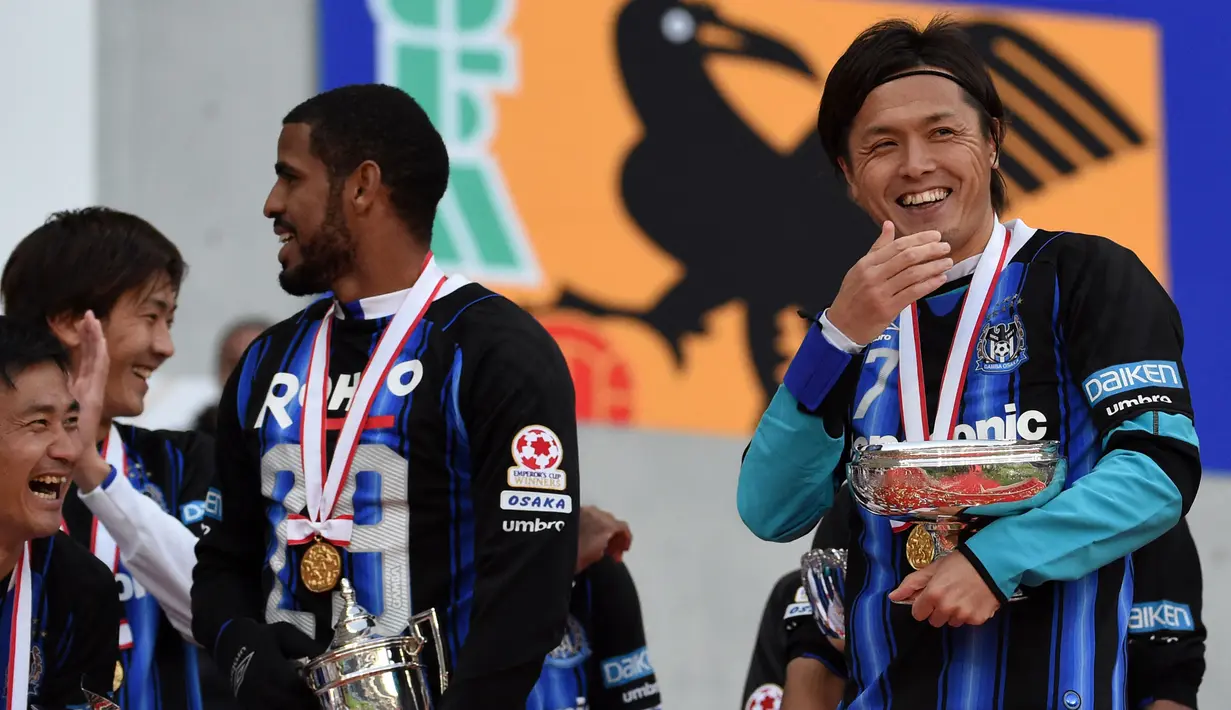 Yasuhito Endo yang kini berusia 43 tahun dan masih bermain bersama Jubilo Iwata di J2 League, total telah tampil dalam 672 laga dengan mencetak 102 gol hingga tercatat sebagai pemain dengan penampilan terbanyak sepanjang sejarah kasta teratas Liga Jepang. (AFP/Toshifumi Kitamura)