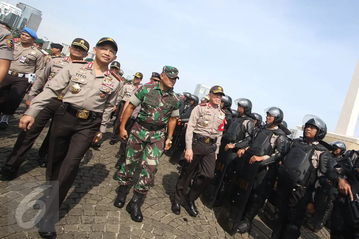 20161103-Ribuan Pasukan TNI dan Polri Ikuti Apel di Silang Monas-Jakarta