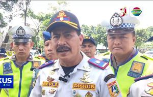 Simak informasi dalam Fokus Pagi edisi (26/12) dengan pilihan topik-topik sebagai berikut, Kebakaran Kios Dagang, Bangunan Ambruk Timpa Kendaraan, Banjir Bandang kembali Menerjang Agam, Ketahuan Menipu, Pria Tembak Pedagang Emas.