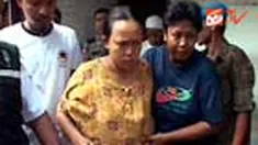 Seorang ibu di kawasan Pejaten, Jakarta Selatan, tega menghabisi nyawa anak kandungnya. Bayi berusia dua pekan itu tewas digorok setelah sang ibu mengaku tidak sanggup merawat putri ketiganya tersebut. 