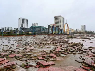 Pemandangan Pantai Cua Lo yang rusak setelah terjangan Topan Bualoi di Provinsi Nghe An, Vietnam pada 29 September 2025. (Thai An/AFP)