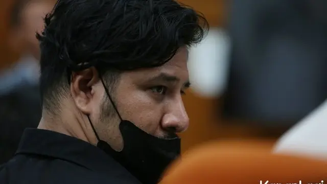 Ammar Zoni Menangis Dituntut 1 Tahun Penjara