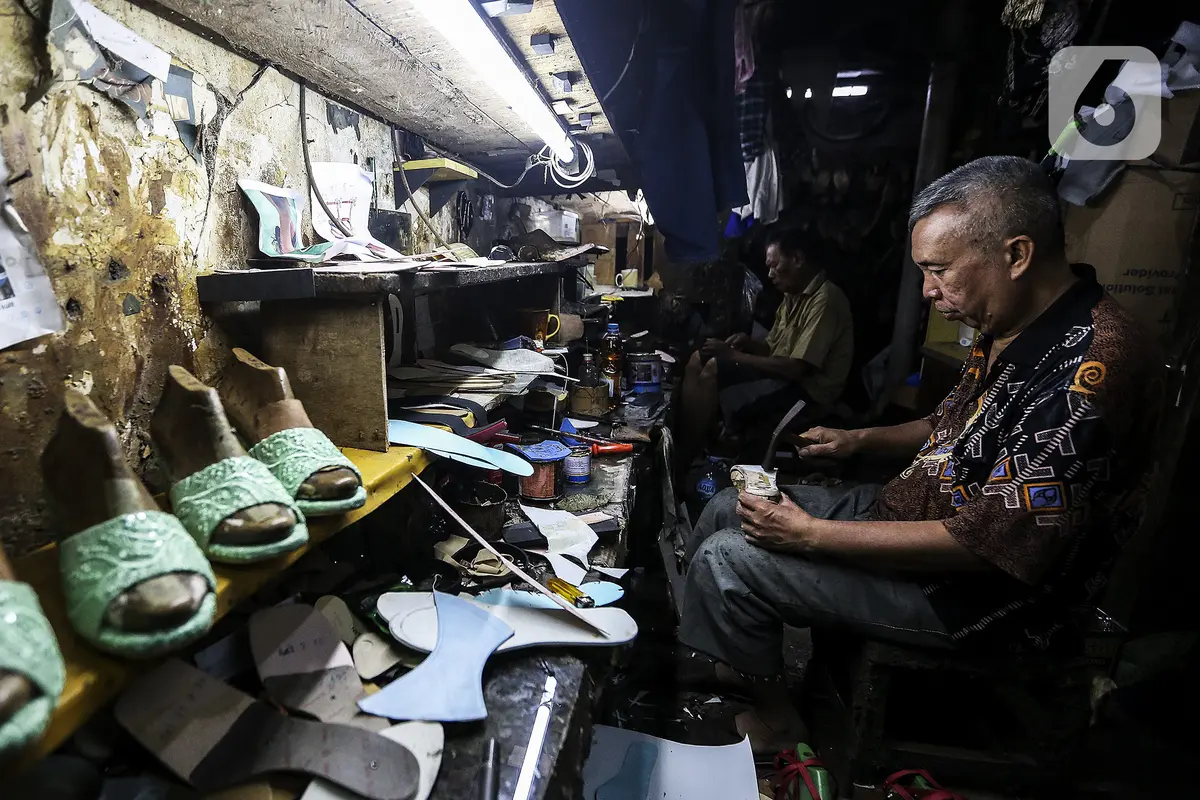 FOTO: Perjuangan Industri Sepatu Rumahan di Tengah Pandemi COVID-19