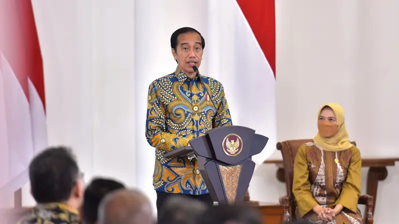 Presiden Jokowi memberikan sambutan pada Penyampaian LHP LKPP Tahun 2021 oleh Ketua BPK Isma Yatun kepada Presiden Jokowi, di Istana Kepresidenan Bogor, Jabar, Kamis (23/06/2022). (Foto: Humas Setkab/Agung)