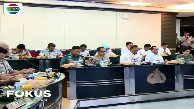 Hadir pula dalam rakor ini Sekretaris Menko Polhukam Letjen TNI Agus Surya Bakti yang mewakili Menko Polhukam Wiranto.
