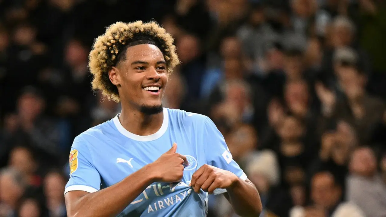Gelandang Manchester City, Floyd Samba