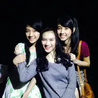 Elaine dan Sofia memutuskan untuk graduate dari JKT48 setelah cukup lama memperkuat idol grup asal Indonesia tersebut. (via Twitter Melody JKT48)