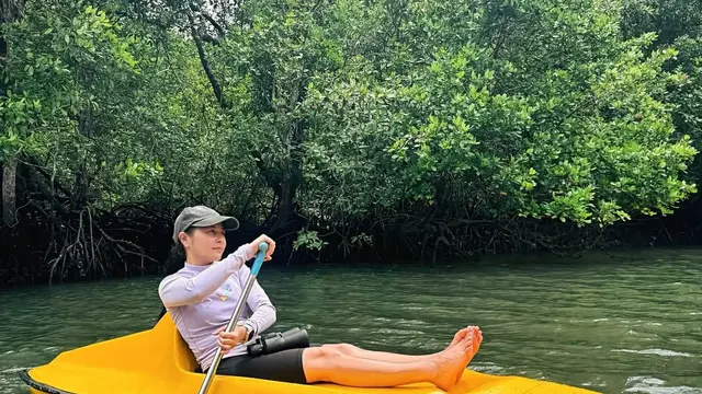 Prilly Latuconsina Berpetualang di Hutan Mangrove Kaimana Papua Barat, Menikmati Keindahan Alam