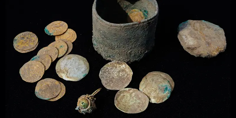 Koin dan Perhiasan Emas di Israel