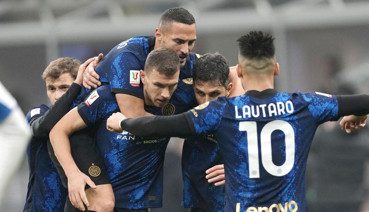 Berkat hasil ini, Inter Milan berhak melaju ke babak perempat final untuk menghadapi pemenang laga 16 besar lainnya yang mempertemukan AS Roma versus Lecce. (AP/Antonio Calanni)