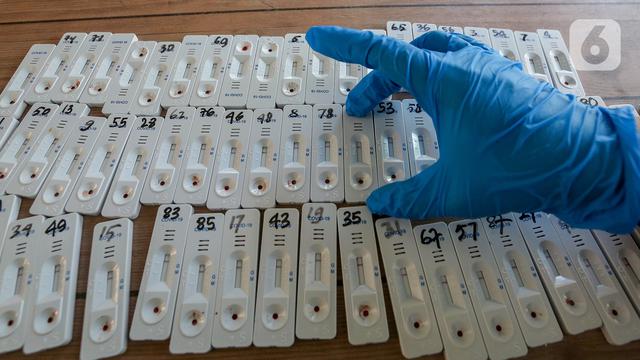 Tekan Penyebaran Covid-19, Pegawai Lapas Jalani Rapid Test di Lembaga Pembinaan Khusus Anak (LPKA) Klas I Tangerang.