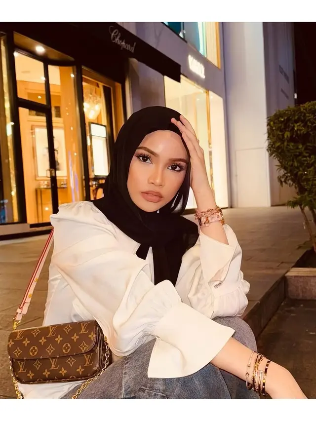 6 Potret Terbaru Alyssa Spischak, Putri Sambung Ustaz Derry Sulaiman yang Memesona