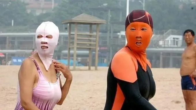 Desain Baju Renang Paling Nggak Banget Buat Dipakai Renang