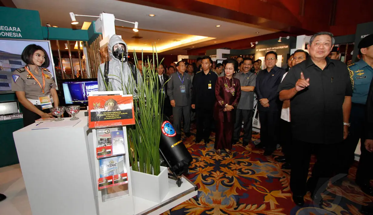 Rabu (30/4/14) pukul 10.00, Presiden Susilo Bambang Yudhoyono mengunjungi pameran di Bidakara, Jakarta (Liputan6.com/Herman Zakharia)
